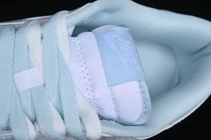 All Categories Nk SB Dunk Series Nk SB Dunk Low Low-top sneakers Nk Dunk low Year of the Dragon Limited Royal Dragon Blue and White White and Blue New Chinese style Low-top casual sneakers DV0833-104